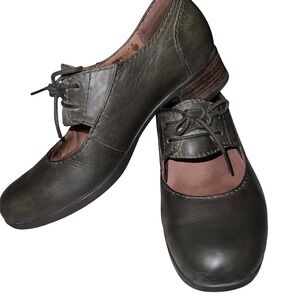 Dansko "Linda" Lace up Pump in Burnished Leather size 40